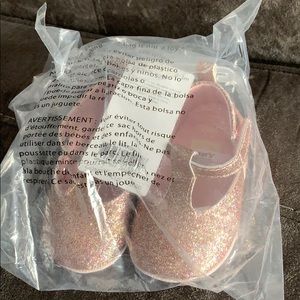 NWT pink and gold glitter baby shoes